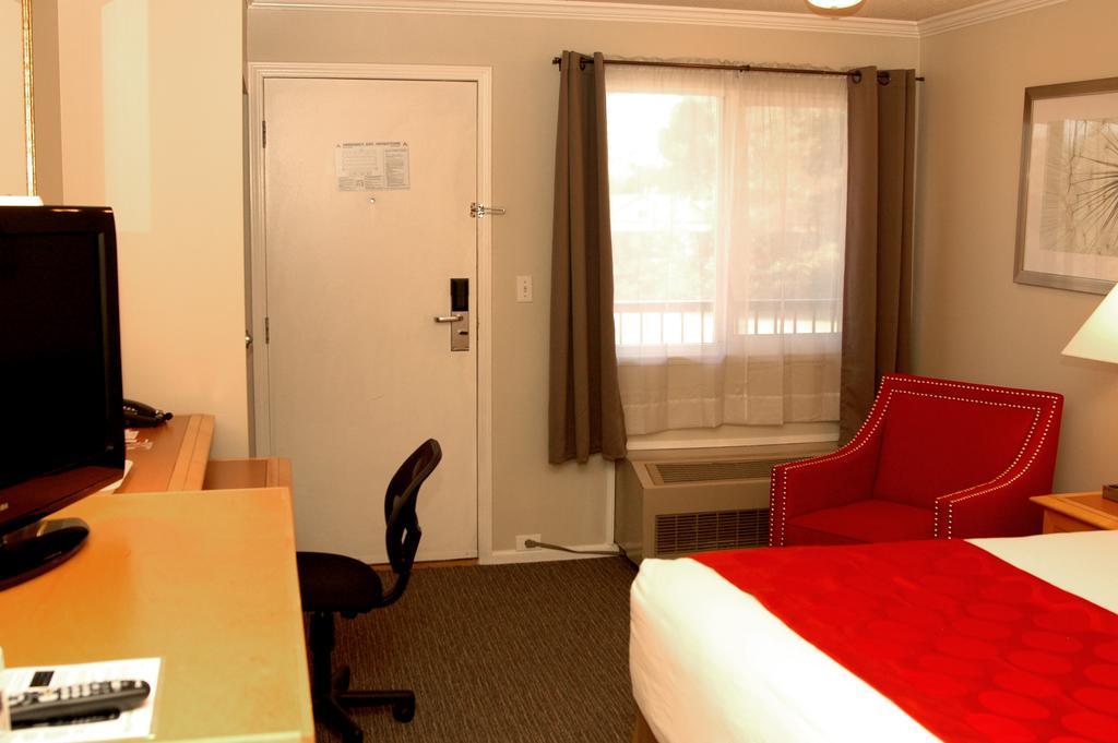 Ramada By Wyndham Duncan Cowichan Valley Exterior foto